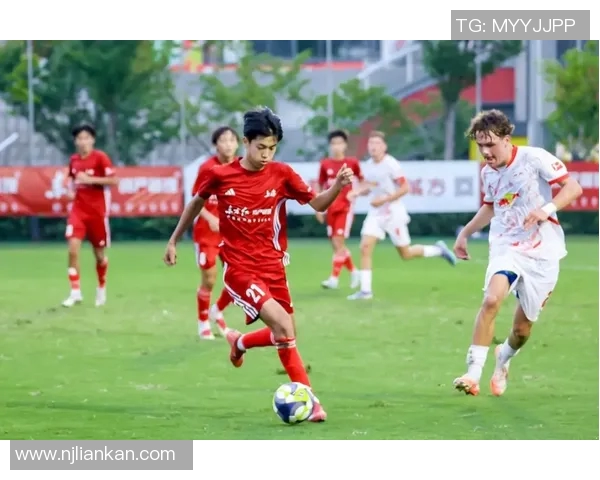 上海足球队团队协作变革引发热议助力球队重回巅峰之路